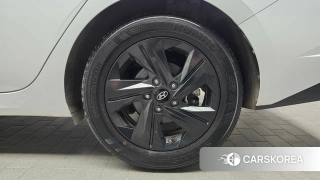 Hyundai Avante Hybrid (CN7) id 4958602 из Кореи 13