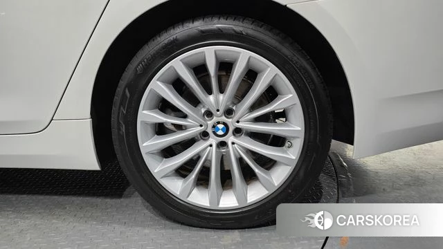BMW 5 Series (G30) id 5034954 из Кореи 13