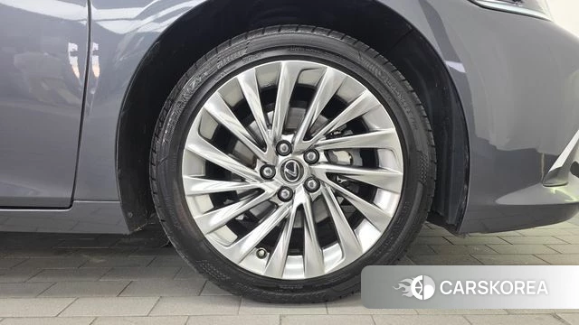 Lexus ES300h 7th generation id 5028051 из Кореи 13