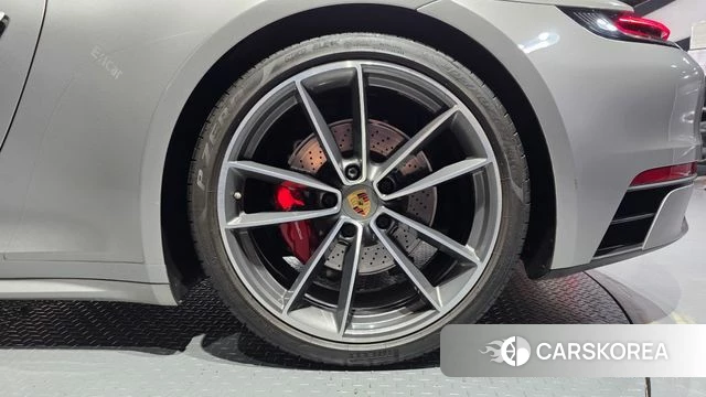 Porsche 911(992) id 4770032 из Кореи 13