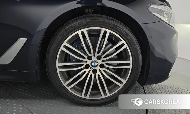 BMW 5 Series (G30) id 4967490 из Кореи 13