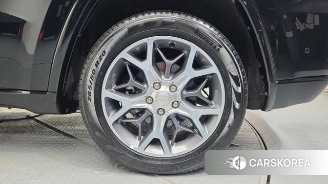 Jeep Grand Cherokee id 4952643 из Кореи 13