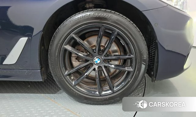 BMW 5 Series (G30) id 4937796 из Кореи 13