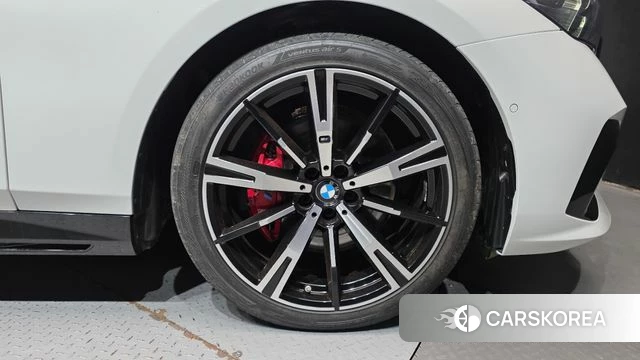 BMW 5 Series (G60) id 5015954 из Кореи 13