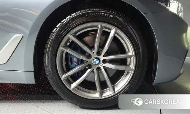 BMW 5 Series (G30) id 5042232 из Кореи 13