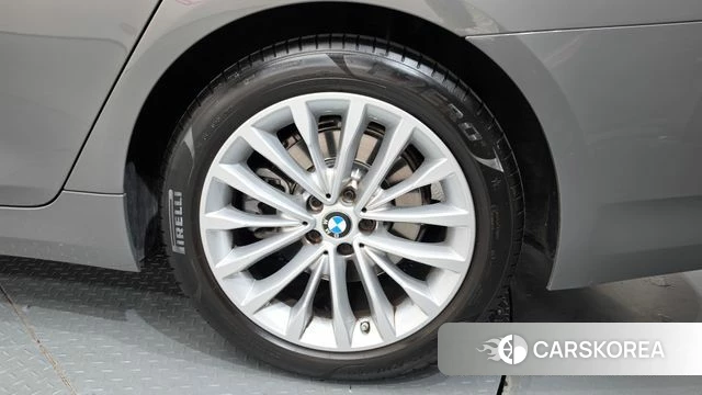 BMW 5 Series (G30) id 5023198 из Кореи 13
