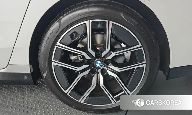 BMW 7 Series (G70) id 4974614 из Кореи 13