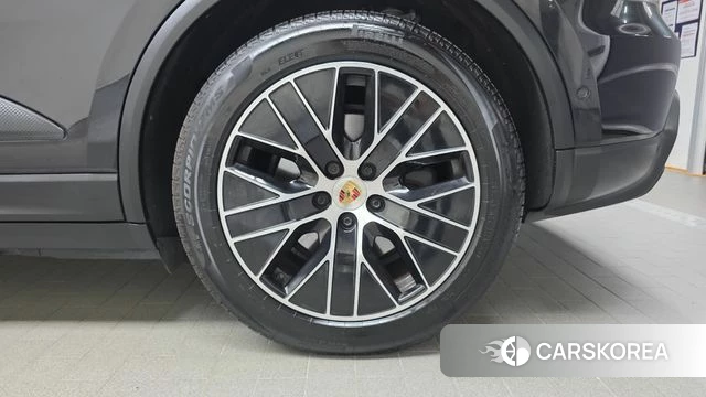 Porsche Makan EV id 4778177 из Кореи 13