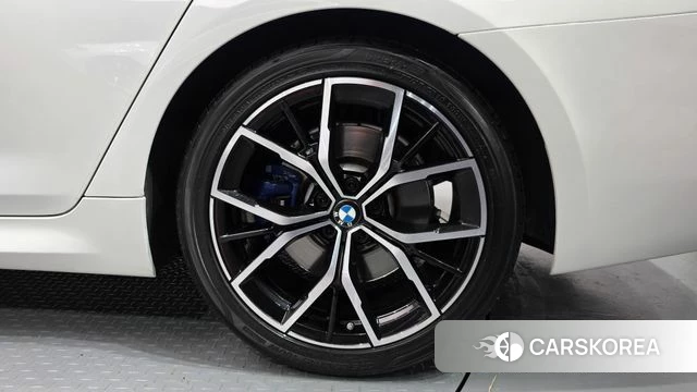 BMW 5 Series (G30) id 4929866 из Кореи 13