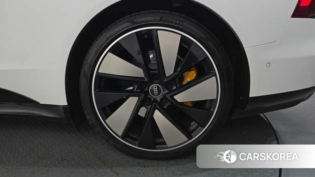 Audi e-Tron GT id 5027930 из Кореи 13