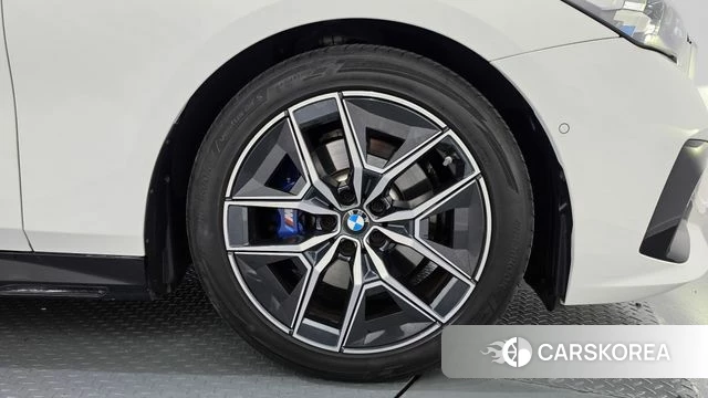 BMW 5 Series (G60) id 5046238 из Кореи 13