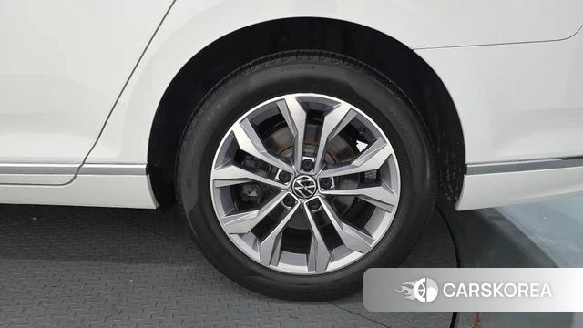 Volkswagen Passat GT (B8) id 4958645 из Кореи 14