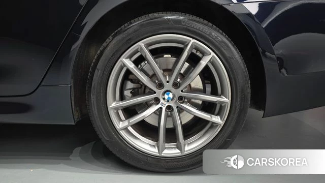 BMW 5 Series (G30) id 5036035 из Кореи 13