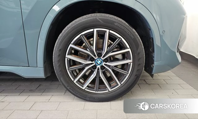 BMW iX1 (U11) id 5016566 из Кореи 13