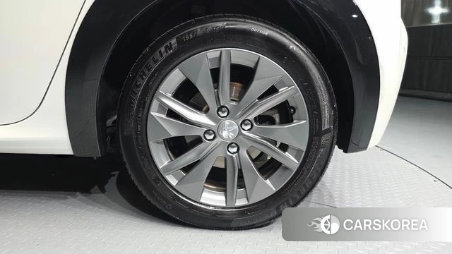 Peugeot e-208 second Generation id 5040119 из Кореи 13