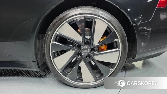 Audi e-Tron GT id 4935666 из Кореи 13