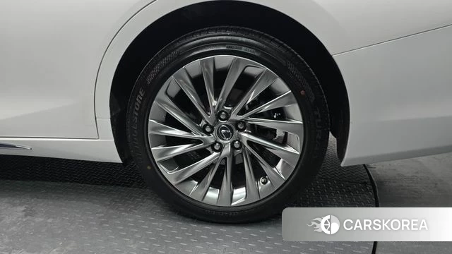Lexus ES300h 7th generation id 5015603 из Кореи 13