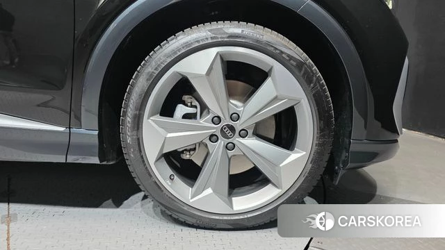 Audi Q4 e-Tron (F4) id 4974541 из Кореи 13
