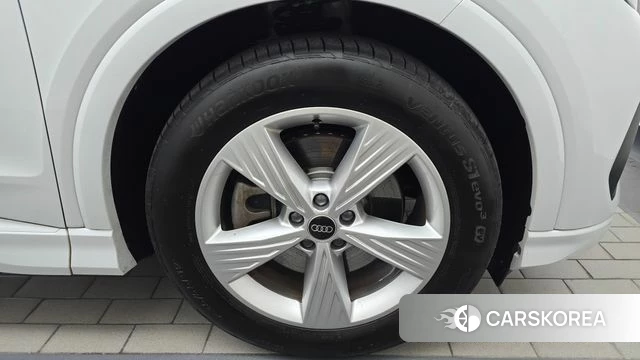Audi Q4 e-Tron (F4) id 4964990 из Кореи 13