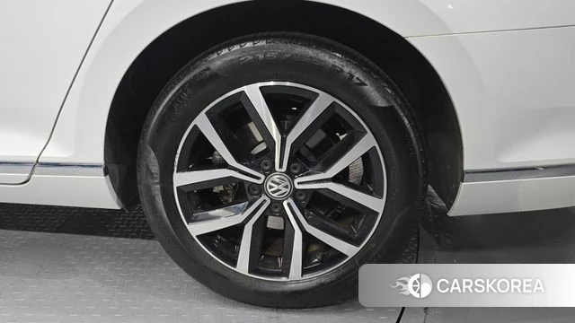 Volkswagen Passat GT (B8) id 4907796 из Кореи 13