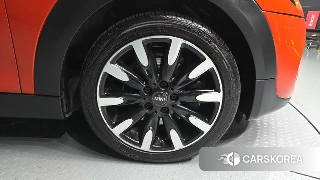 Mini Cooper S id 5047618 из Кореи 13