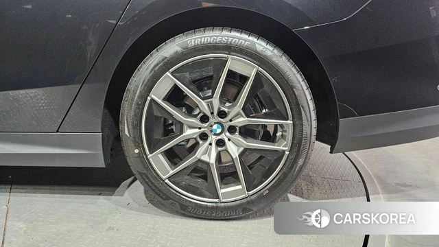 BMW 5 Series (G60) id 5051472 из Кореи 13