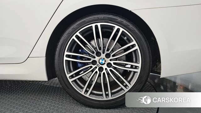 BMW 5 Series (G30) id 5048245 из Кореи 13
