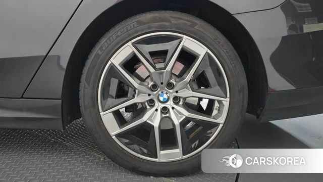 BMW 5 Series (G60) id 5046048 из Кореи 13