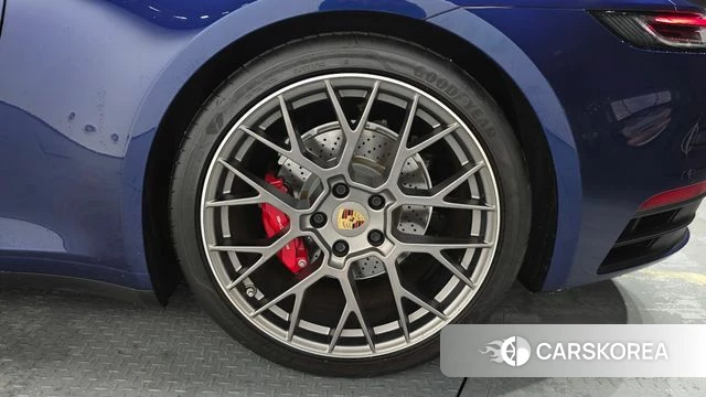 Porsche 911(992) id 4750811 из Кореи 13