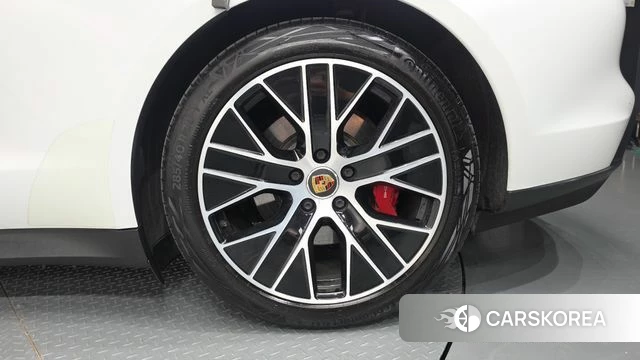 Porsche Taycan id 4992507 из Кореи 13