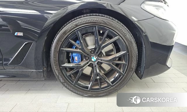 BMW 5 Series (G30) id 5034609 из Кореи 13