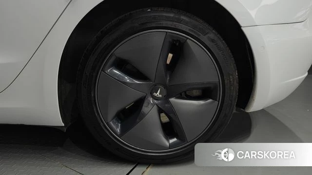 Tesla Model 3 id 4872894 из Кореи 13