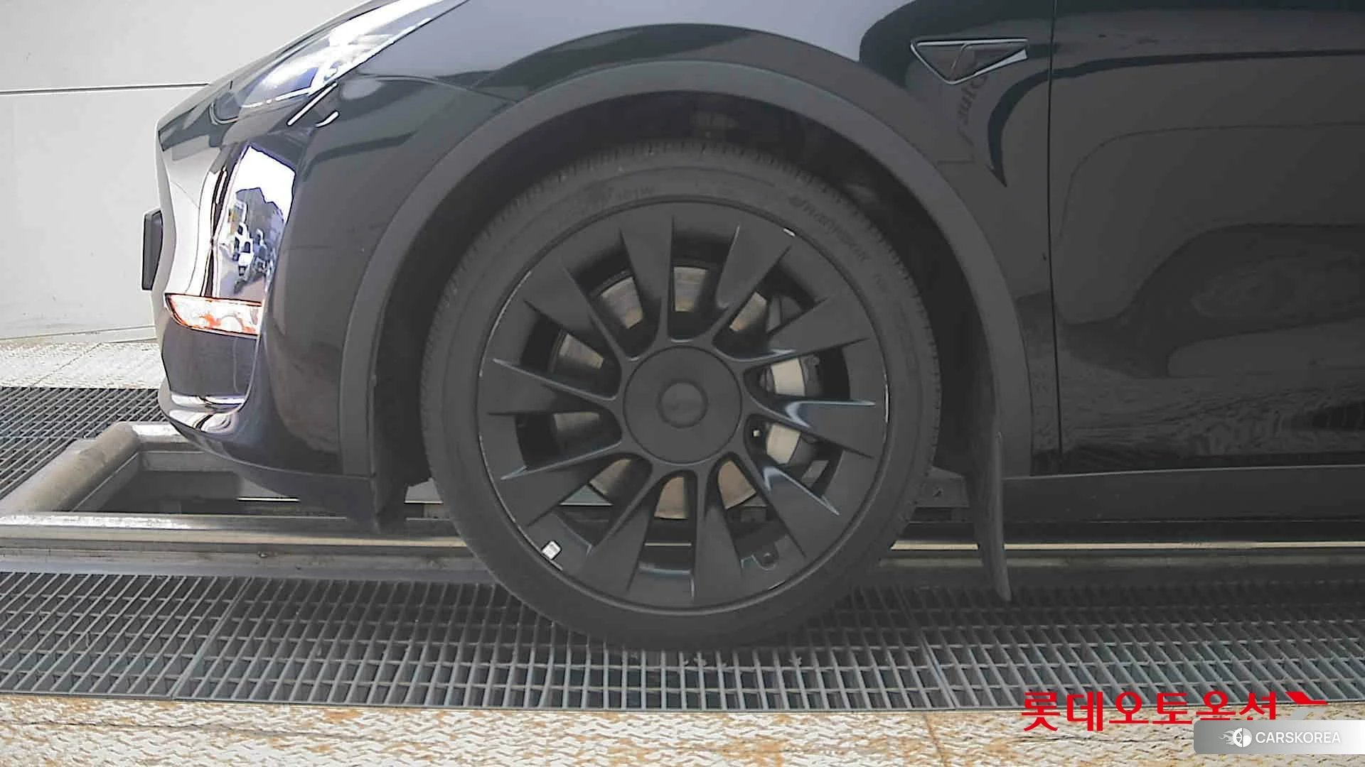 Tesla Model Y Long Range id 4984746 из Кореи 13