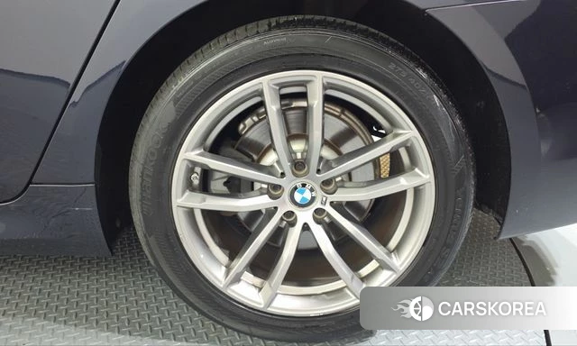 BMW 5 Series (G30) id 4983219 из Кореи 13
