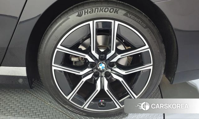 BMW 7 Series (G70) id 4995786 из Кореи 13