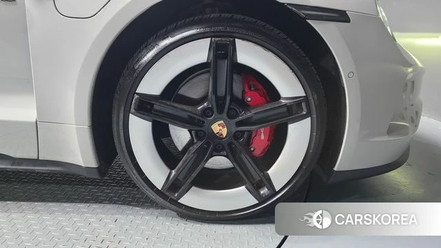 Porsche Taycan id 4957285 из Кореи 13