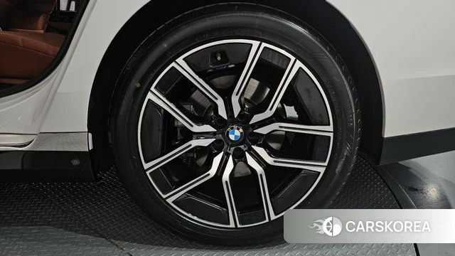 BMW 7 Series (G70) id 4964373 из Кореи 13