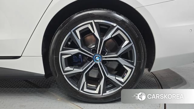 BMW i4 id 5027045 из Кореи 13