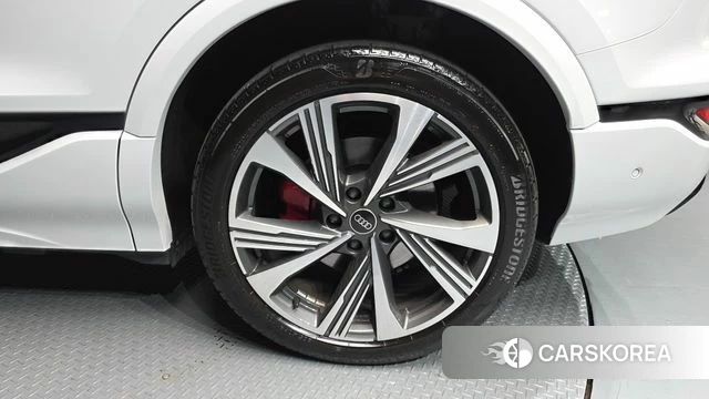 Audi SQ6 e-Tron (GF) id 4421411 из Кореи 13