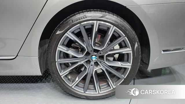 BMW 7 Series (G11) id 5040603 из Кореи 13