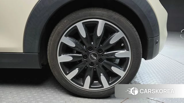 Mini Cooper S Convertible id 4930655 из Кореи 13