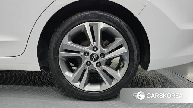 Hyundai Avante AD id 5014124 из Кореи 13