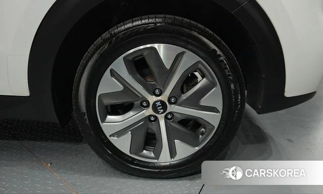 Kia Niro EV id 5003897 из Кореи 13
