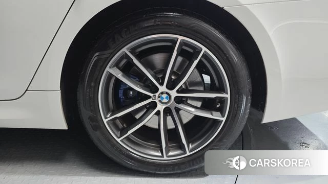 BMW 5 Series (G30) id 5017184 из Кореи 13