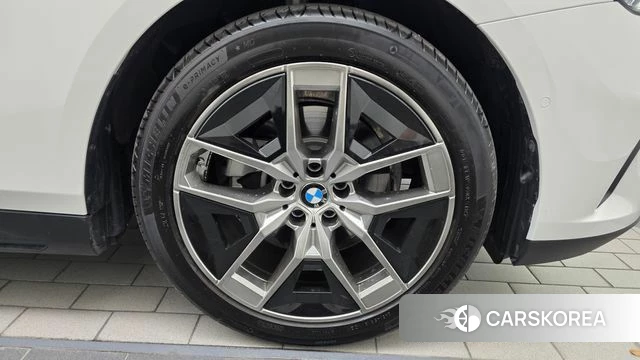 BMW 5 Series (G60) id 5011678 из Кореи 13