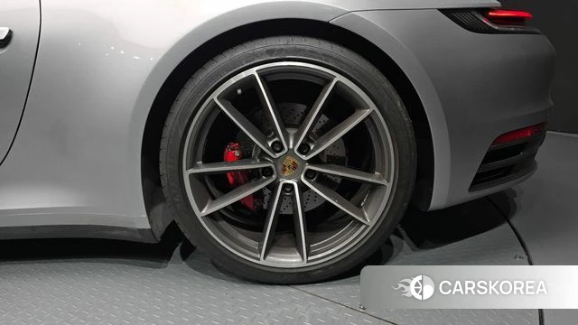 Porsche 911(992) id 5023412 из Кореи 13