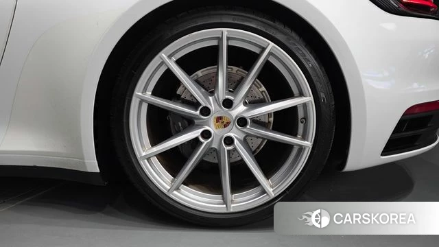 Porsche 911(992) id 5018273 из Кореи 13