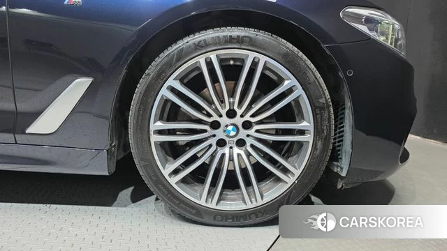 BMW 5 Series (G30) id 4977313 из Кореи 13