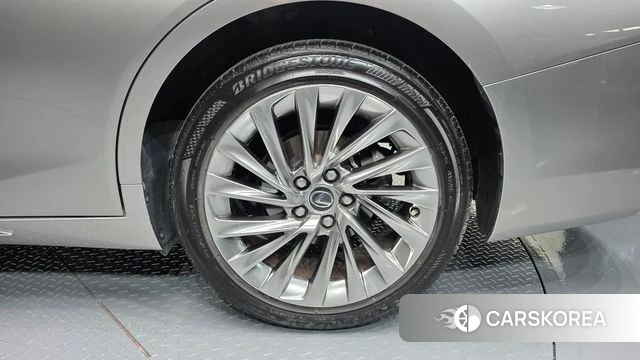 Lexus ES300h 7th generation id 4995462 из Кореи 13