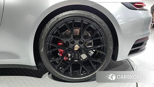 Porsche 911(992) id 5018299 из Кореи 13